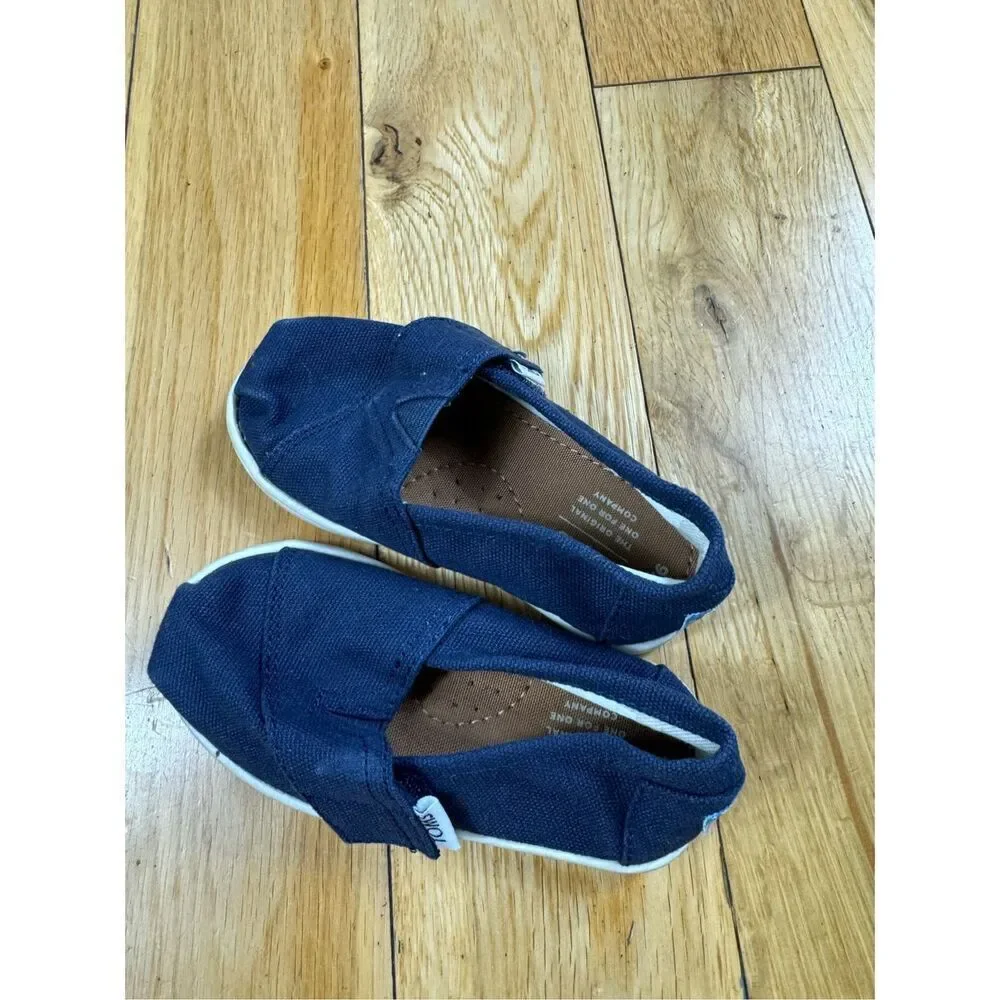 Toms Childs Navy Loafers Size 6